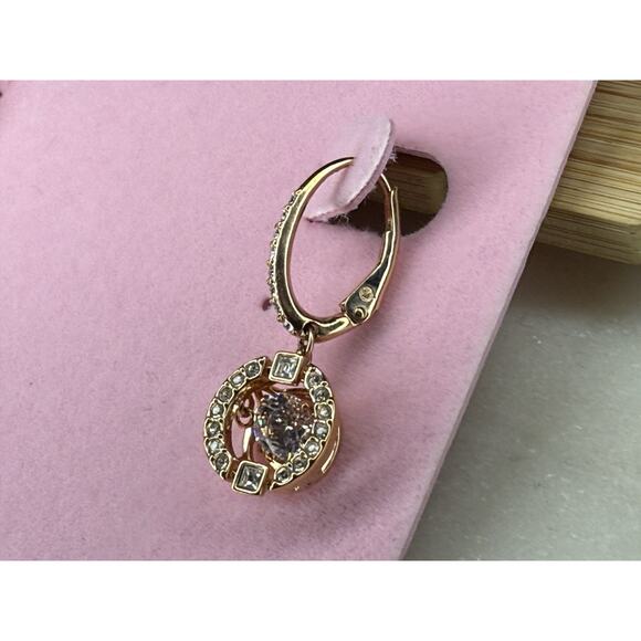 Swarovski Crystal Gold Tone Drop Earrings Elegant Stunning Chic Glitzy Fashion - Picture 12 of 12